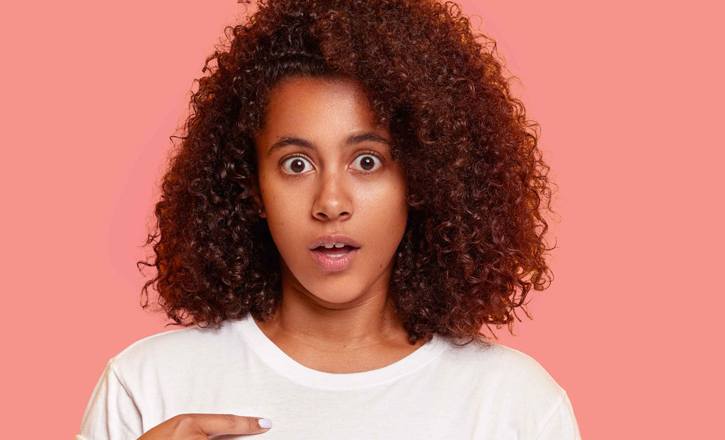 WHY YOU SHOULD DRY YOUR CURLY HAIR WITH A T-SHIRT